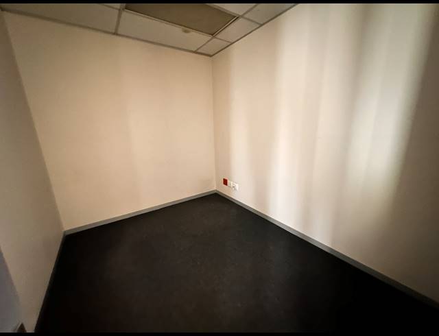 404M² OFFICE TO LET IN PARKTOWN